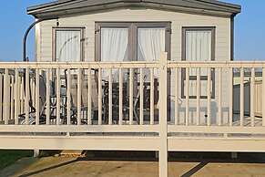 Premium 2 Bedroom Caravan With Free Wifi