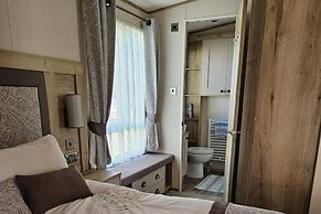 Premium 2 Bedroom Caravan With Free Wifi