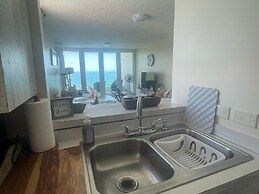 Ocean View 2 Bed 1 Bath 2 Parkings Pool