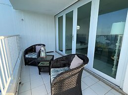 Ocean View 2 Bed 1 Bath 2 Parkings Pool