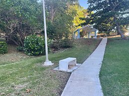 Ocean View 2 Bed 1 Bath 2 Parkings Pool