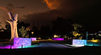 Bali and Eva Midlands