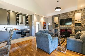 Bali and Eva Midlands