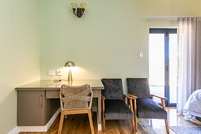 Bali and Eva Midlands