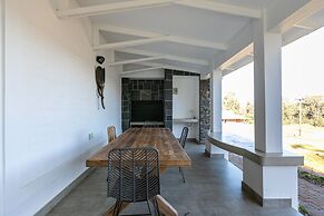 Bali and Eva Midlands