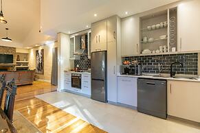 Bali and Eva Midlands