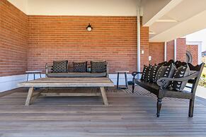 Bali and Eva Midlands