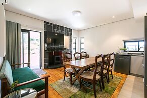 Bali and Eva Midlands