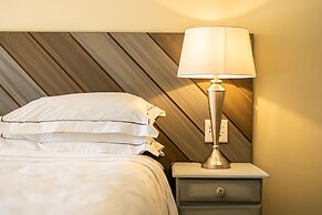 Bali and Eva Midlands