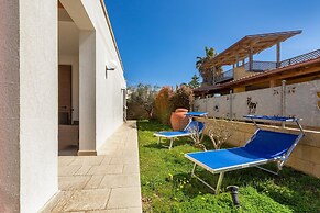 3844 Villetta Della Poesia by Barbarhouse