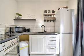 Cozy Guest Lodge With a Large Secluded Garden