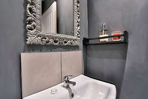 Cozy Guest Lodge With a Large Secluded Garden