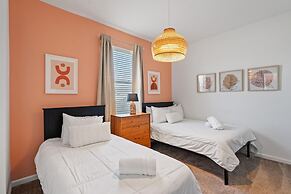 Beautiful Spacious 3-bed Condo Champions Gate