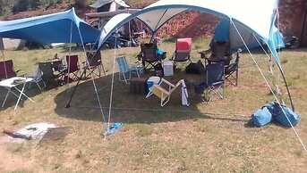 Khelekhele Lodge & Campsite