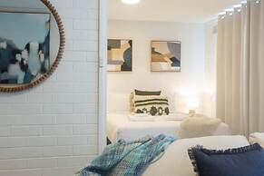Lovely 1BR Apt in Bicton With Backyard and Parking