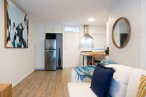 Lovely 1BR Apt in Bicton With Backyard and Parking
