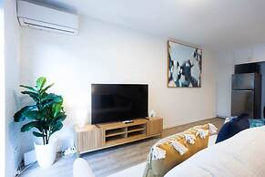 Lovely 1BR Apt in Bicton With Backyard and Parking