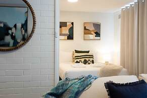 Lovely 1BR Apt in Bicton With Backyard and Parking