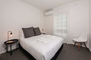 Elegant 2-bedroom House in Prahran w/ Parking!