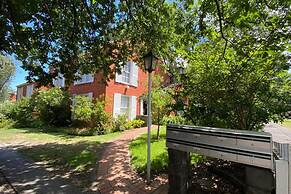 Elegant 2-bedroom House in Prahran w/ Parking!