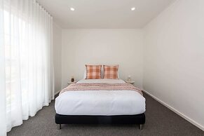 Elegant 2-bedroom House in Prahran w/ Parking!
