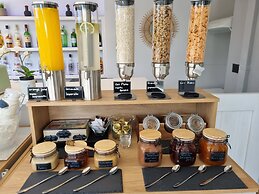 Eloque Simple living space