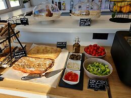 Eloque Simple living space