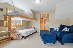 Maple Lake Chalet