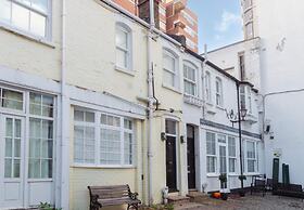 Traditional Treasure 3 BR Home Hyde Park