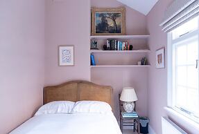 Traditional Treasure 3 BR Home Hyde Park