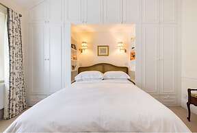 Traditional Treasure 3 BR Home Hyde Park