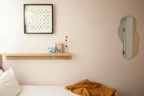 Bob W London Olympia