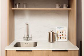 Bob W London Olympia