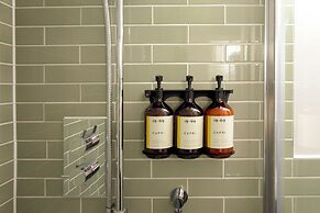 Bob W London Olympia