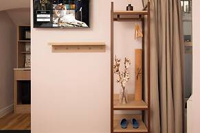 Bob W London Olympia