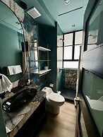 Metro Art Hotel