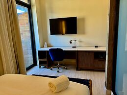 Metro Art Hotel