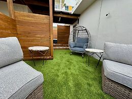 Metro Art Hotel