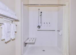 Cobblestone Hotel & Suites - Rhinelander