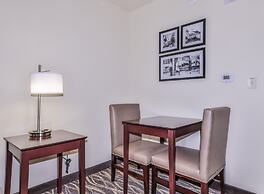 Cobblestone Hotel & Suites - Rhinelander