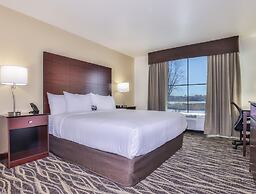 Cobblestone Hotel & Suites - Rhinelander