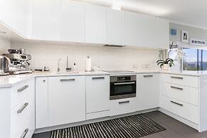 Urban Serenity near Albert Park