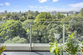 Urban Serenity near Albert Park