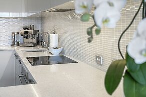 Urban Serenity near Albert Park