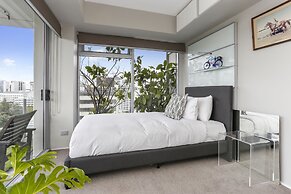 Urban Serenity near Albert Park