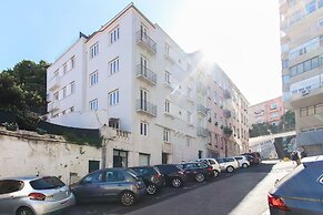 Estrela Delight by Homing