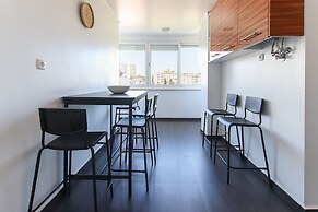 Olivais Balcony by Homing