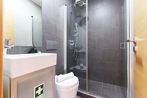 Olivais Balcony by Homing