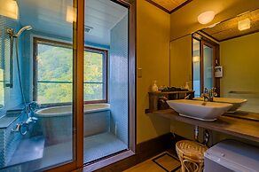 Shigakogen Milky Hot Spring Keikokunoyu