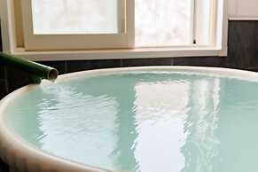 Shigakogen Milky Hot Spring Keikokunoyu